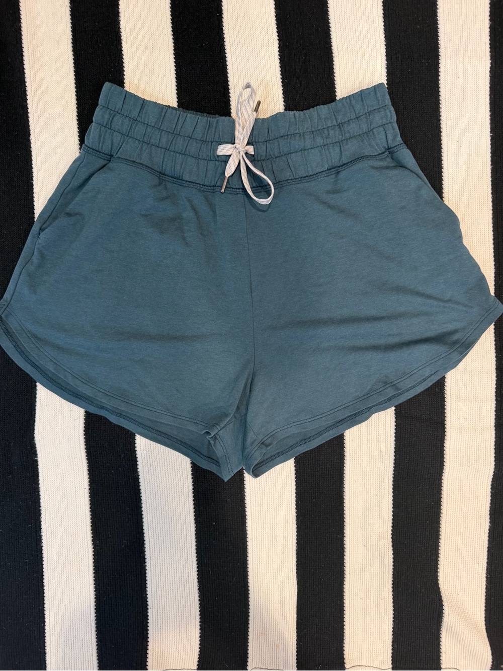 Vuori Women’s Athletic Lounge Shorts Size Medium